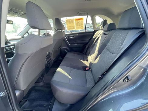 Used 2021 Toyota RAV4 XLE FWD image 11