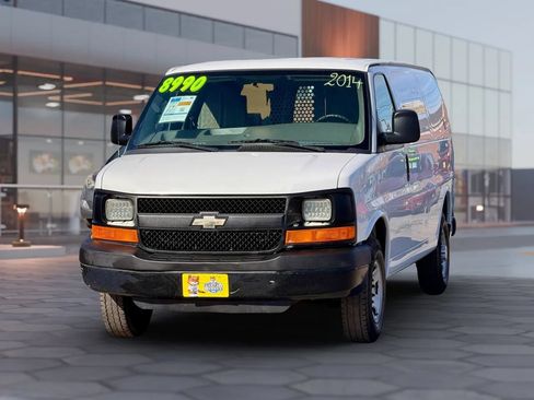Used 2014 Chevrolet Express 2500 RWD image 2
