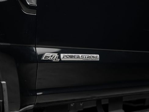 Used 2022 Ford F250 Lariat w/ Black Appearance Package AWD/4WD image 26