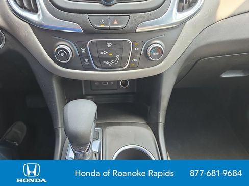 Used 2022 Chevrolet Equinox LS AWD/4WD image 15