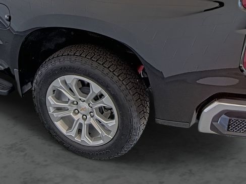 Used 2025 Chevrolet Silverado 1500 LTZ AWD/4WD image 9