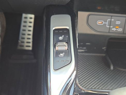 Certified 2024 Kia Sorento SX image 25