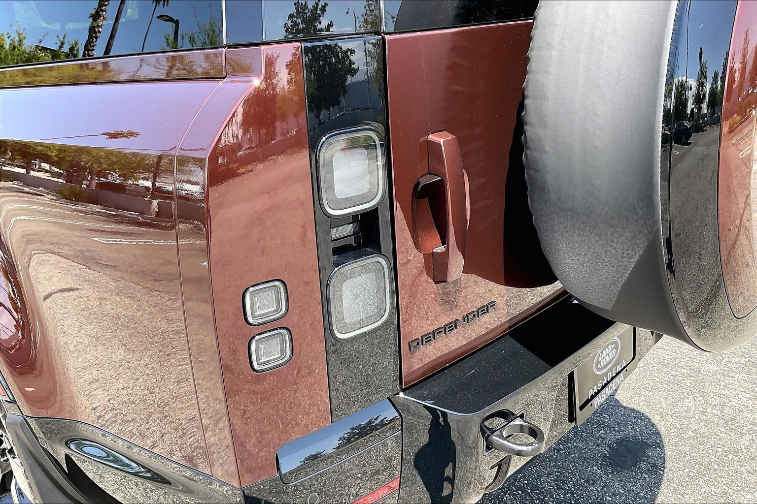 New 2026 Land Rover Defender 130 X-Dynamic SE AWD/4WD image 8
