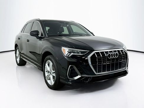 Used 2022 Audi Q3 2.0T Premium Plus w/ Premium Plus Package AWD/4WD image 2