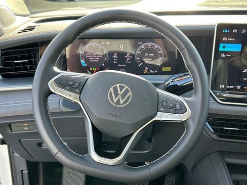 New 2026 Volkswagen Tiguan SE image 18