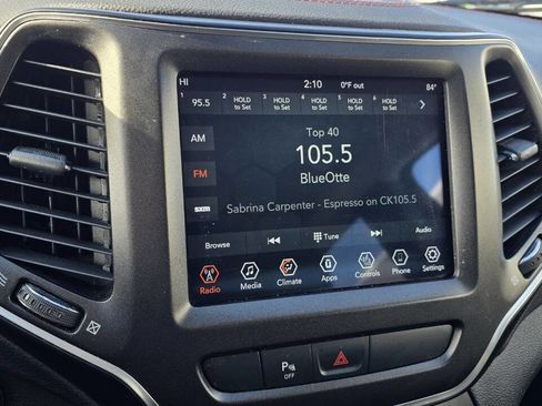 Used 2019 Jeep Cherokee Trailhawk w/ Comfort/Convenience Group image 17