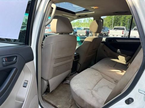 Used 2006 Toyota 4Runner SR5 AWD/4WD image 18