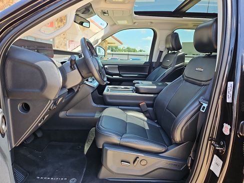 Used 2025 Ford Expedition Max Platinum AWD/4WD image 12