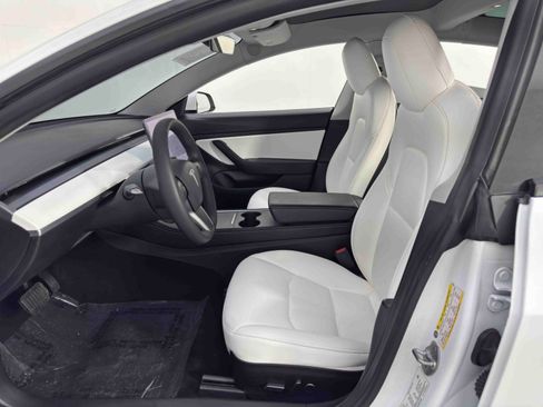 Used 2021 Tesla Model 3 Standard Range Plus image 17