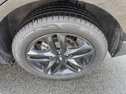Used 2021 Chevrolet Equinox LT FWD image 26
