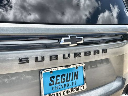 Used 2024 Chevrolet Suburban Z71 w/ Luxury Package AWD/4WD image 30