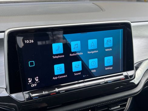 Used 2025 Volkswagen Atlas Cross Sport SE image 20