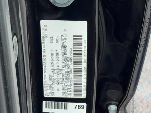 Certified 2025 Toyota Tacoma SR5 image 30