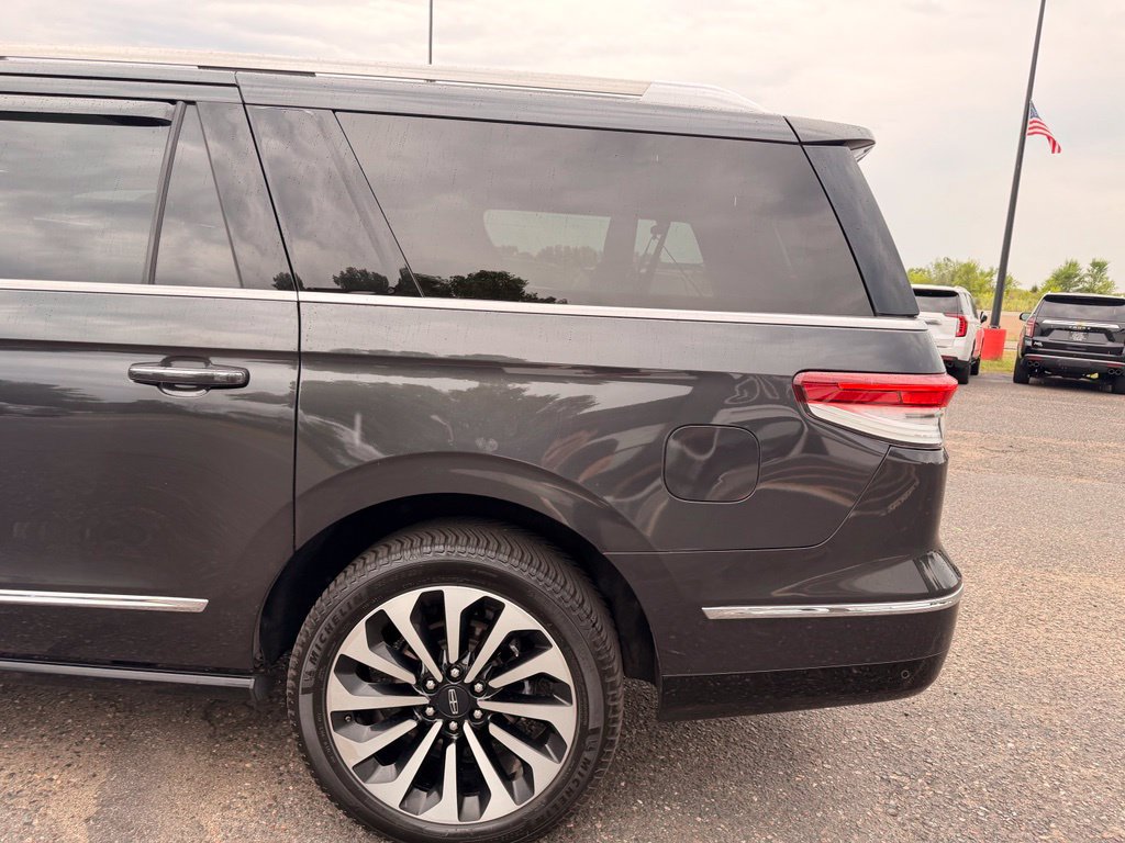 Used 2022 Lincoln Navigator L Reserve AWD/4WD image 8
