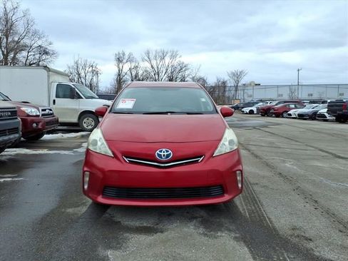 Used 2013 Toyota Prius V Two image 2