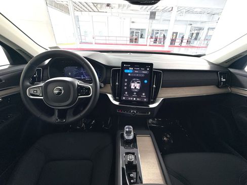 Used 2025 Volvo XC90 B6 Core w/ Climate Package AWD/4WD image 23