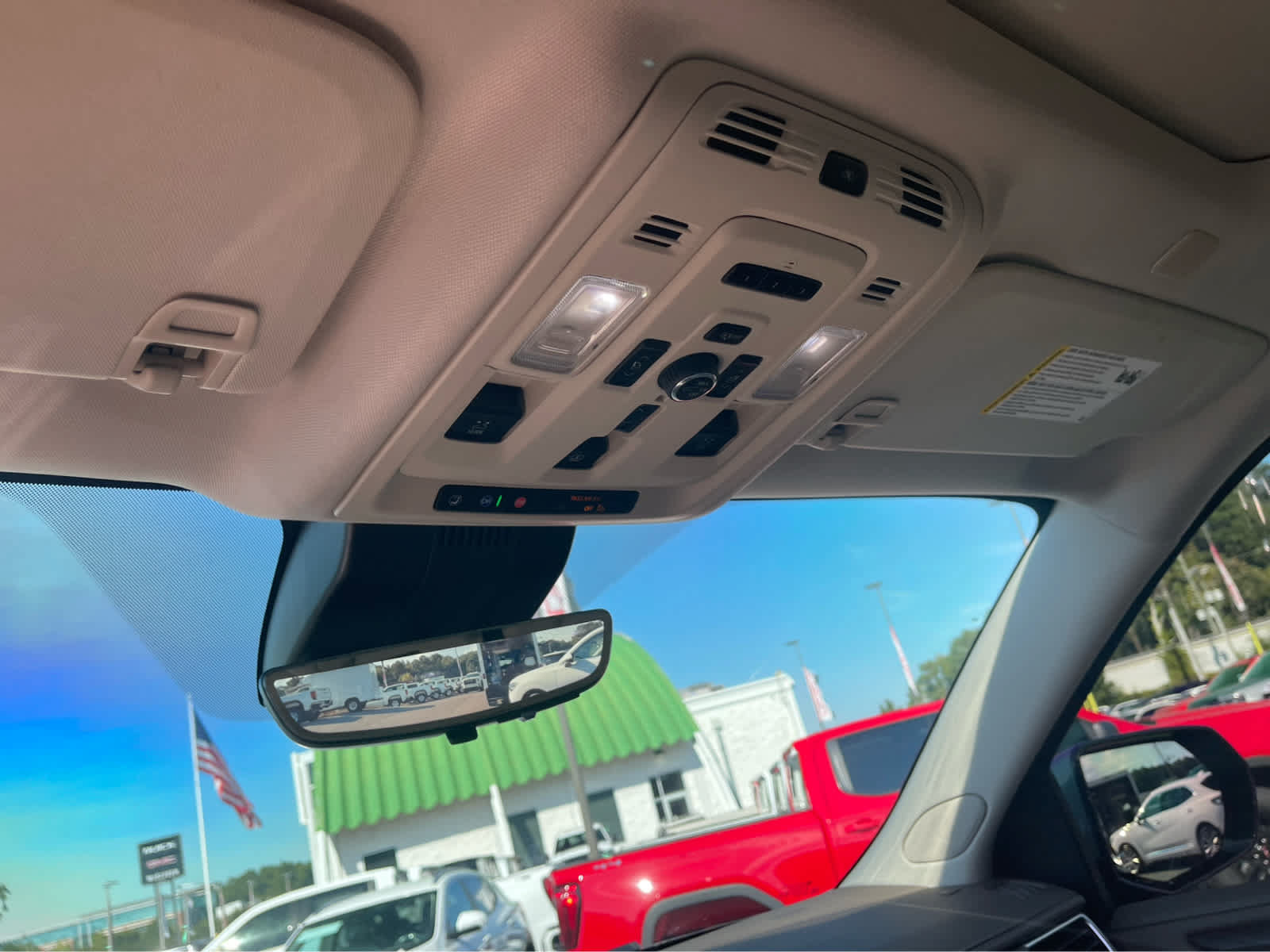 Used 2024 GMC Yukon XL Denali w/ Denali Reserve Package AWD/4WD image 16