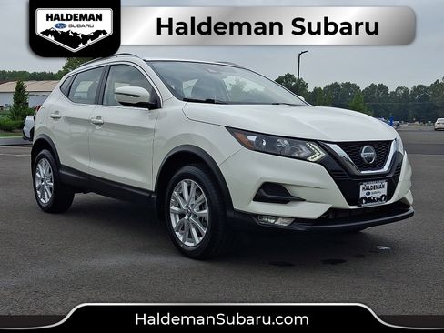 Used 2021 Nissan Rogue Sport SV AWD/4WD image 1