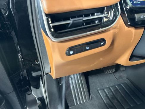 Certified 2025 INFINITI QX60 Sensory w/ Vision Package AWD/4WD image 18