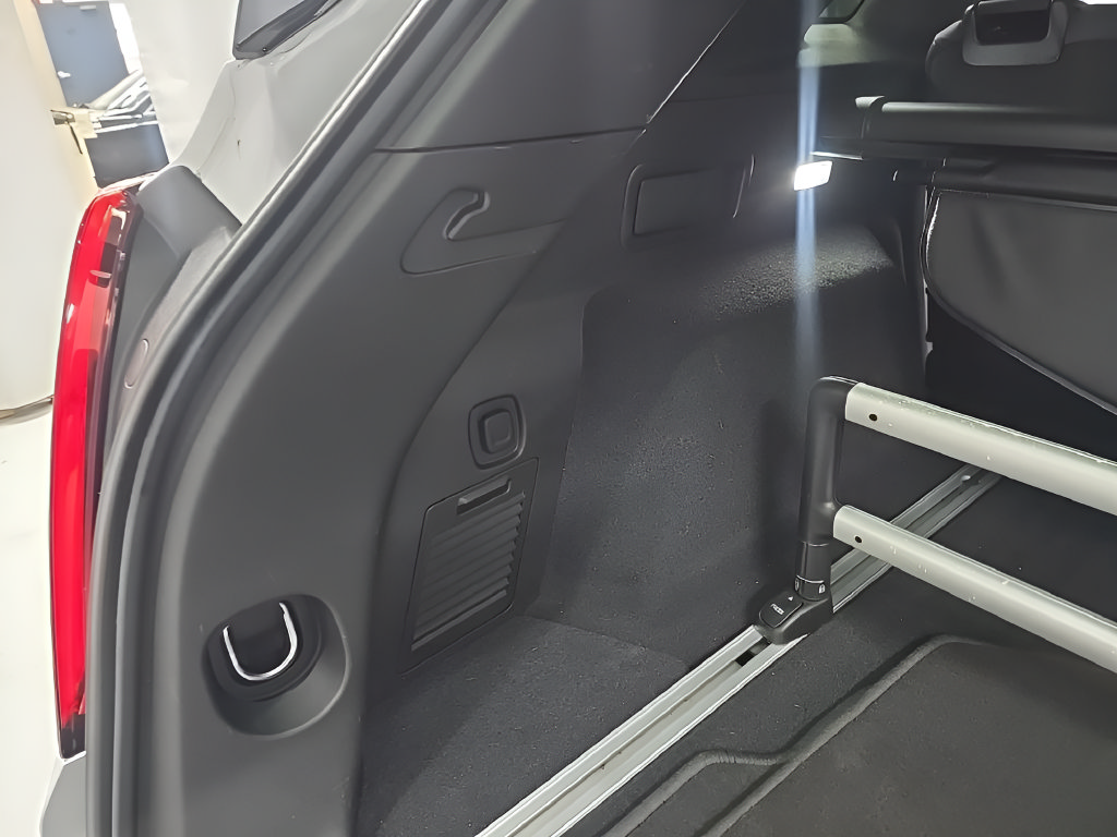 Used 2020 Cadillac XT5 Premium Luxury AWD/4WD image 20