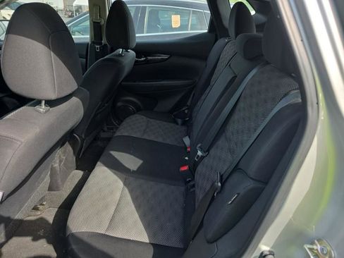 Used 2022 Nissan Rogue Sport SV FWD image 17