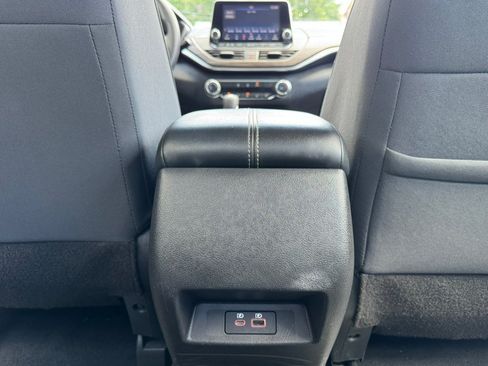 Used 2025 Nissan Altima 2.5 SV FWD image 28