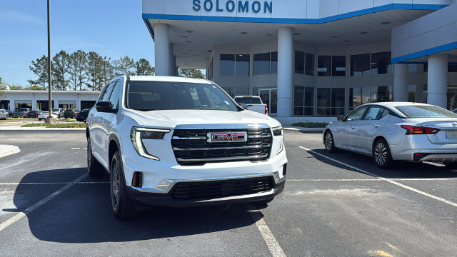Used 2025 GMC Acadia Elevation FWD image 1