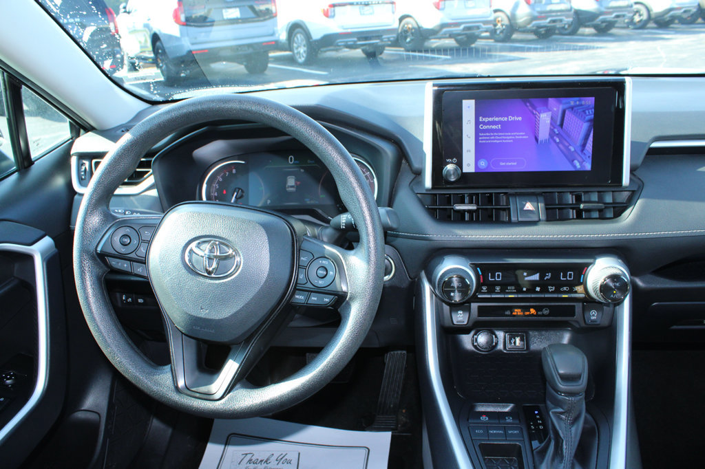 Used 2025 Toyota RAV4 XLE FWD image 22