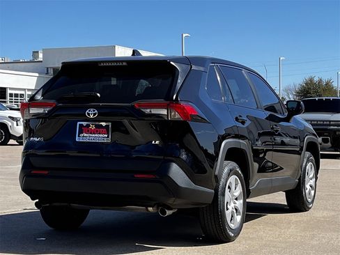Used 2025 Toyota RAV4 LE image 4