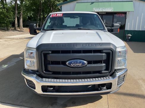Used 2015 Ford F250 XL w/ Power Equipment Group RWD image 4