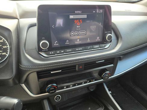 Used 2023 Nissan Rogue SV FWD image 24