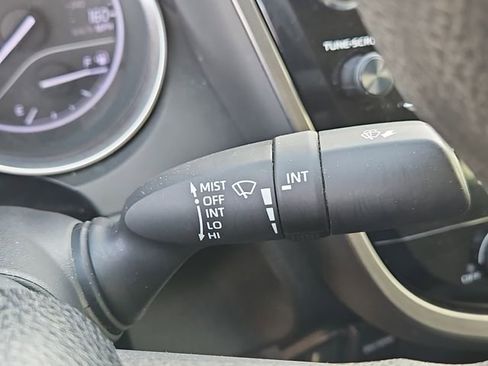 Used 2020 Toyota Camry LE image 21