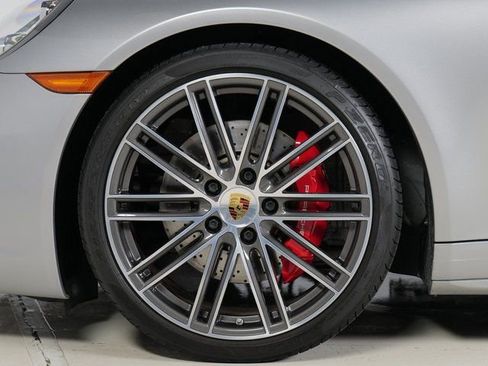 Certified 2017 Porsche 911 Targa 4S AWD/4WD image 38