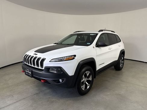 Used 2016 Jeep Cherokee Trailhawk w/ Cold Weather Group AWD/4WD image 1