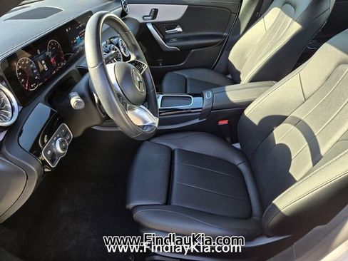 Used 2025 Mercedes-Benz CLA 250 image 11