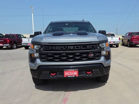 Used 2024 Chevrolet Silverado 1500 Custom Trail Boss AWD/4WD image 3