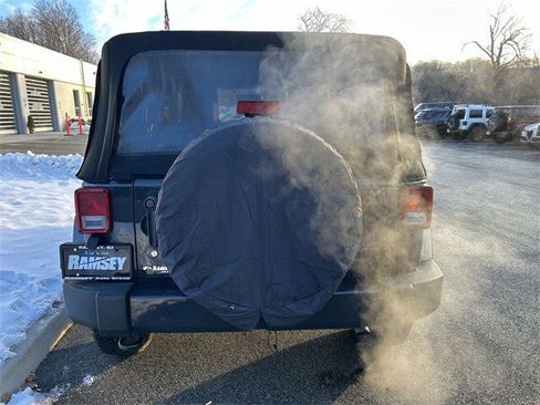 Used 2016 Jeep Wrangler Sahara w/ Connectivity Group image 7