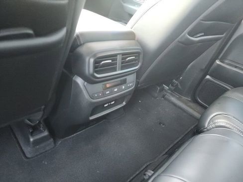 Used 2023 Honda Pilot Touring image 13