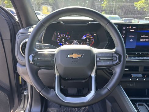 Used 2024 Chevrolet Colorado LT w/ LT Convenience Package RWD image 10