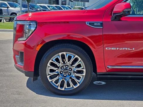 Used 2024 GMC Yukon Denali Ultimate AWD/4WD image 10
