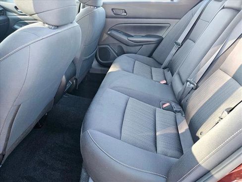 Used 2024 Nissan Altima 2.5 SV FWD image 17