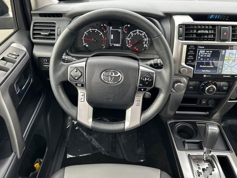 Used 2022 Toyota 4Runner SR5 Premium image 18