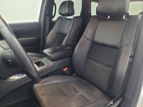 Used 2019 Jeep Grand Cherokee Altitude image 17