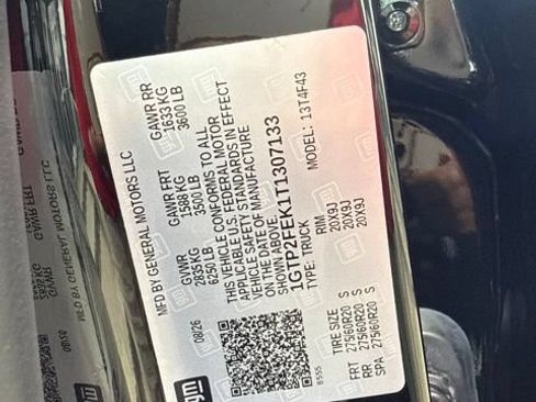 New 2026 GMC Canyon Denali w/ LPO, Denali Black Edition AWD/4WD image 8