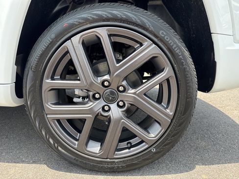 New 2025 Jeep Compass Limited w/ High Altitude Package image 13