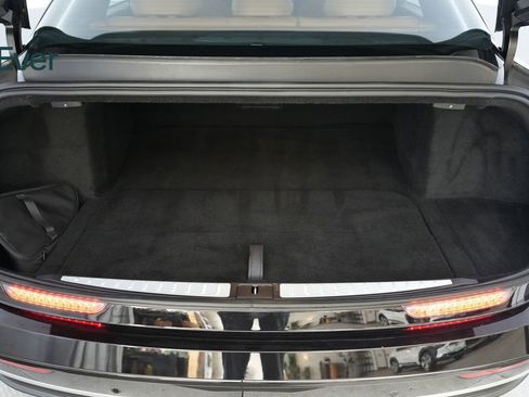 Used 2023 Lucid Air Touring image 8