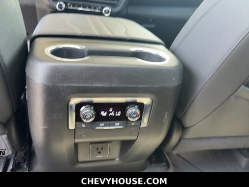 Used 2025 Chevrolet Tahoe High Country RWD image 27