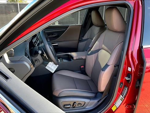 New 2025 Lexus ES 350 w/ Premium Package image 9