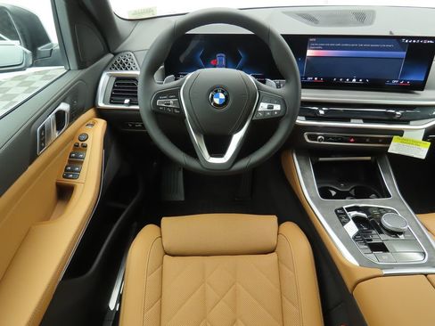 Certified 2025 BMW X5 xDrive40i w/ Parking Assistance Package image 10