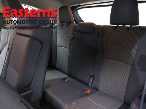 Used 2024 Toyota Highlander LE FWD image 26